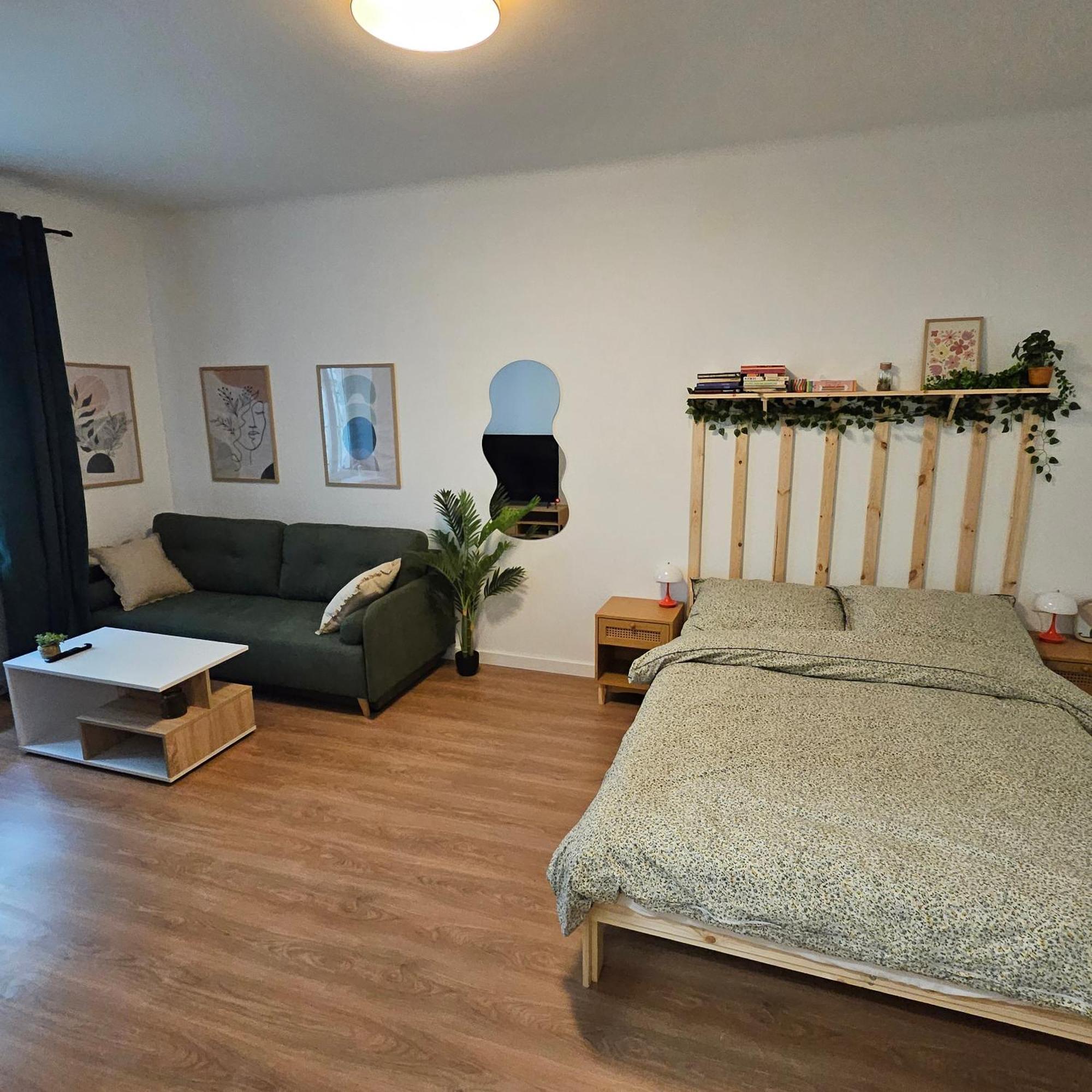 Smulikowskiego Flat 25 *
